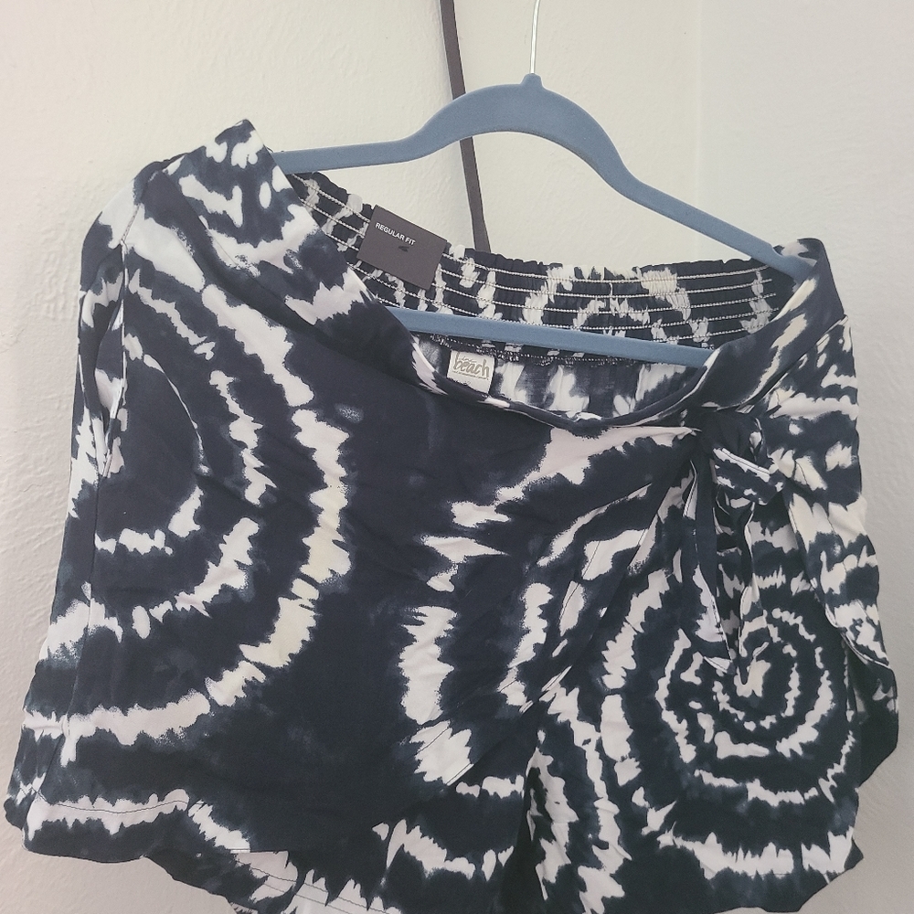 INC, NWT, Tie dye shorts, size 12 NAVY/WHITE